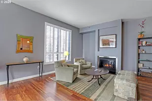 922 NW 11th Ave, Portland, OR 97209 - Photo 4