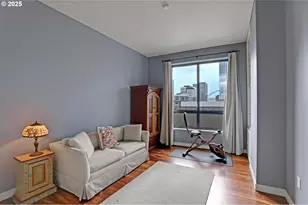 922 NW 11th Ave, Portland, OR 97209 - Photo 22