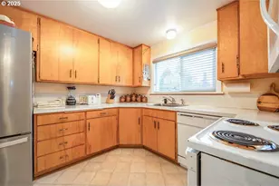 190 Hunsaker Ln, Eugene, OR 97404 - Photo 16