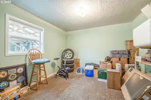 190 Hunsaker Ln, Eugene, OR 97404 - Photo 22