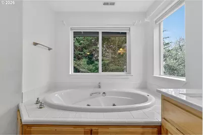 101 W Johanna Ct, Newberg, OR 97132 - Photo 28