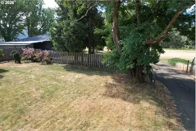 911 Harlan St, Roseburg, OR 97471 - Photo 24