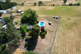 911 Harlan St, Roseburg, OR 97471 - Photo 1
