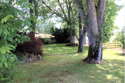 911 Harlan St, Roseburg, OR 97471 - Photo 26