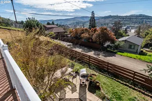 918 NE Malheur Ave, Roseburg, OR 97470 - Photo 30