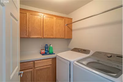 918 NE Malheur Ave, Roseburg, OR 97470 - Photo 10