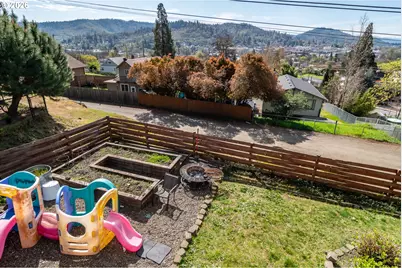 918 NE Malheur Ave, Roseburg, OR 97470 - Photo 30