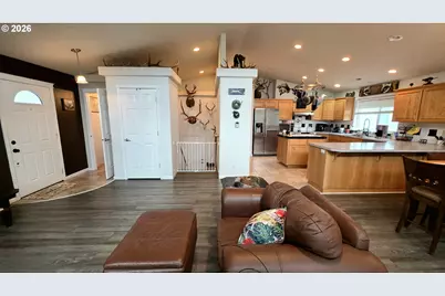 918 NE Malheur Ave, Roseburg, OR 97470 - Photo 8