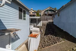 918 NE Malheur Ave, Roseburg, OR 97470 - Photo 32