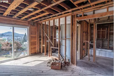 918 NE Malheur Ave, Roseburg, OR 97470 - Photo 36