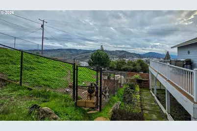 918 NE Malheur Ave, Roseburg, OR 97470 - Photo 26