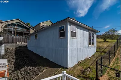 918 NE Malheur Ave, Roseburg, OR 97470 - Photo 32