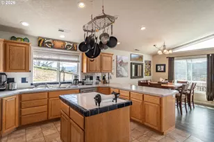 918 NE Malheur Ave, Roseburg, OR 97470 - Photo 6