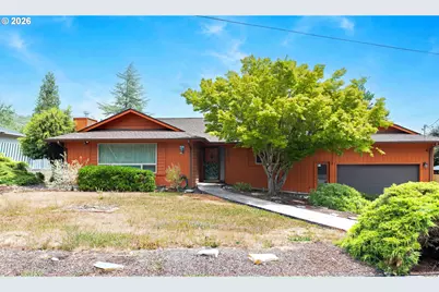 2219 NW Troost St, Roseburg, OR 97471 - Photo 1