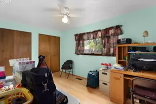 2219 NW Troost St, Roseburg, OR 97471 - Photo 20