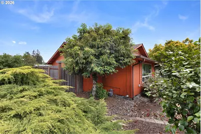 2219 NW Troost St, Roseburg, OR 97471 - Photo 30