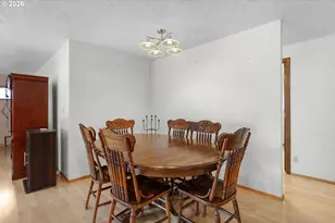 2219 NW Troost St, Roseburg, OR 97471 - Photo 8