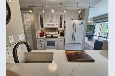 701 Columbia St #404, Vancouver, WA 98660 - Photo 8