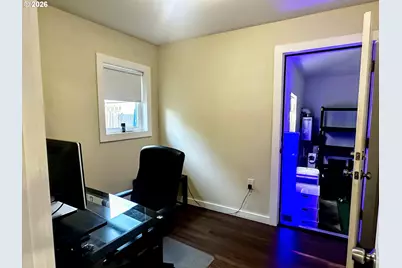 11818 NE Holladay St, Portland, OR 97220 - Photo 14