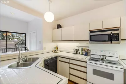 4451 Golden Ln, Lake Oswego, OR 97035 - Photo 10