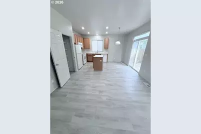 4220 SE Russell St, Hillsboro, OR 97123 - Photo 8