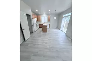 4220 SE Russell St, Hillsboro, OR 97123 - Photo 8