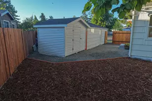1879 G St, Springfield, OR 97477 - Photo 26