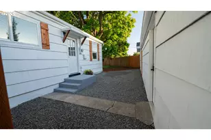 1879 G St, Springfield, OR 97477 - Photo 24
