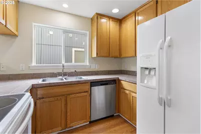 3226 NE 81st Ave, Portland, OR 97213 - Photo 8