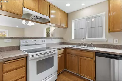 3226 NE 81st Ave, Portland, OR 97213 - Photo 6