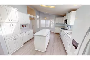 870 Hassett St, Brookings, OR 97415 - Photo 14