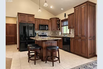 10301 Leonard Ln, Island City, OR 97850 - Photo 12