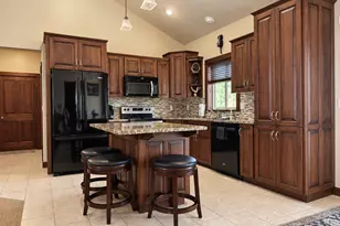 10301 Leonard Ln, Island City, OR 97850 - Photo 12