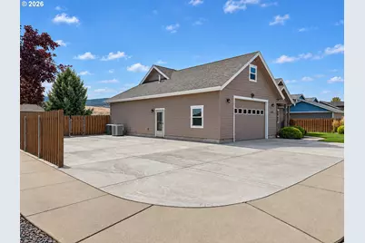 10301 Leonard Ln, Island City, OR 97850 - Photo 6