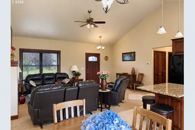 10301 Leonard Ln, Island City, OR 97850 - Photo 14