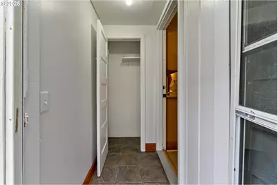 114 S John Adams St, Oregon City, OR 97045 - Photo 4