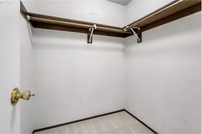 6837 NE Claremont Ave, Portland, OR 97211 - Photo 18