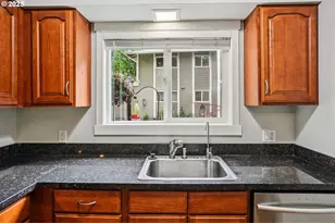 6610 SW Terri Ct, Portland, OR 97225 - Photo 10