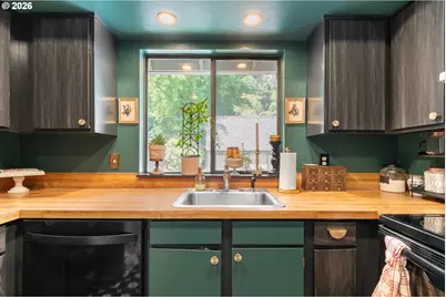 2812 Tree Top Ln, West Linn, OR 97068 - Photo 6