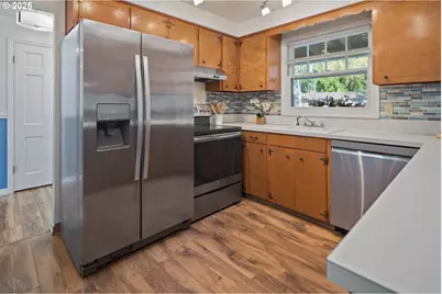 4196 Ward Dr NE, Salem, OR 97305 - Photo 10