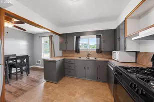 2205 Landers Ave, Roseburg, OR 97471 - Photo 8
