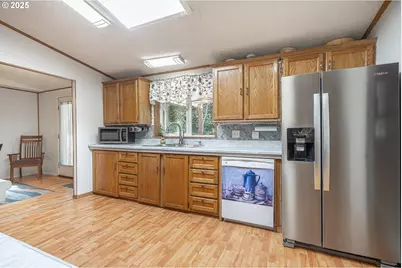 80 NE Keene Ave, Depoe Bay, OR 97341 - Photo 6