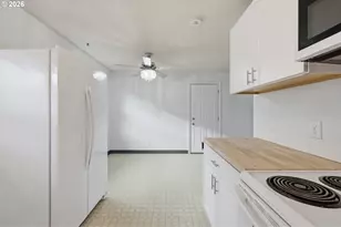 12130 SE Reedway St, Portland, OR 97266 - Photo 6