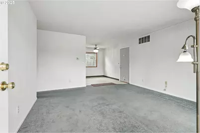 12130 SE Reedway St, Portland, OR 97266 - Photo 4