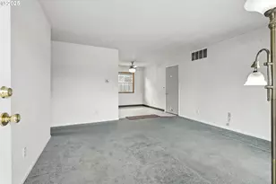 12130 SE Reedway St, Portland, OR 97266 - Photo 4