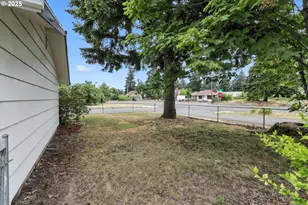 12130 SE Reedway St, Portland, OR 97266 - Photo 18