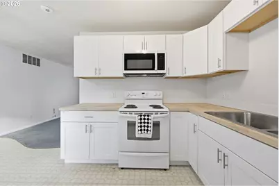 12130 SE Reedway St, Portland, OR 97266 - Photo 6