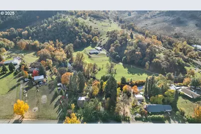 939 Buckhorn Rd, Roseburg, OR 97470 - Photo 32