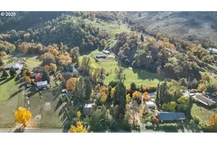 939 Buckhorn Rd, Roseburg, OR 97470 - Photo 32