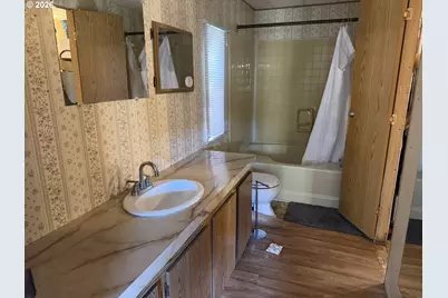 1901 Kalmia St, Sweet Home, OR 97386 - Photo 6